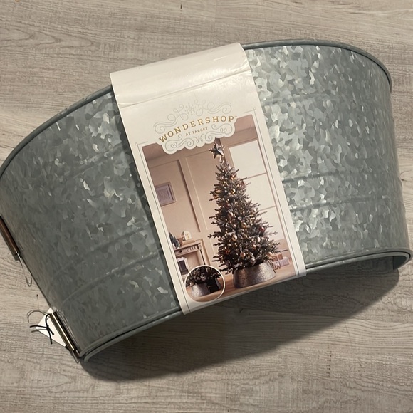 Wondershop Christmas Tree Collar, NWT, Never Used - Picture 2 of 4